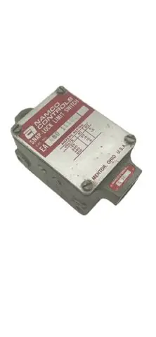 Namco EA08011100 Snap-Lock Endschalter 600v-ac EA Kracherpreis